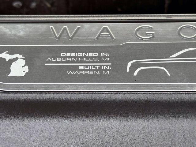 Certified 2024 Jeep Wagoneer Series II w/ Flexible Seating Group AWD/4WD image 18