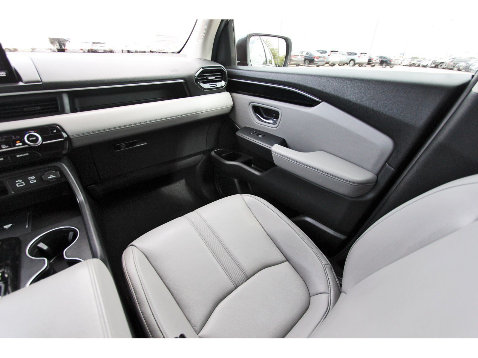 Used 2025 Honda Pilot EX-L image 11