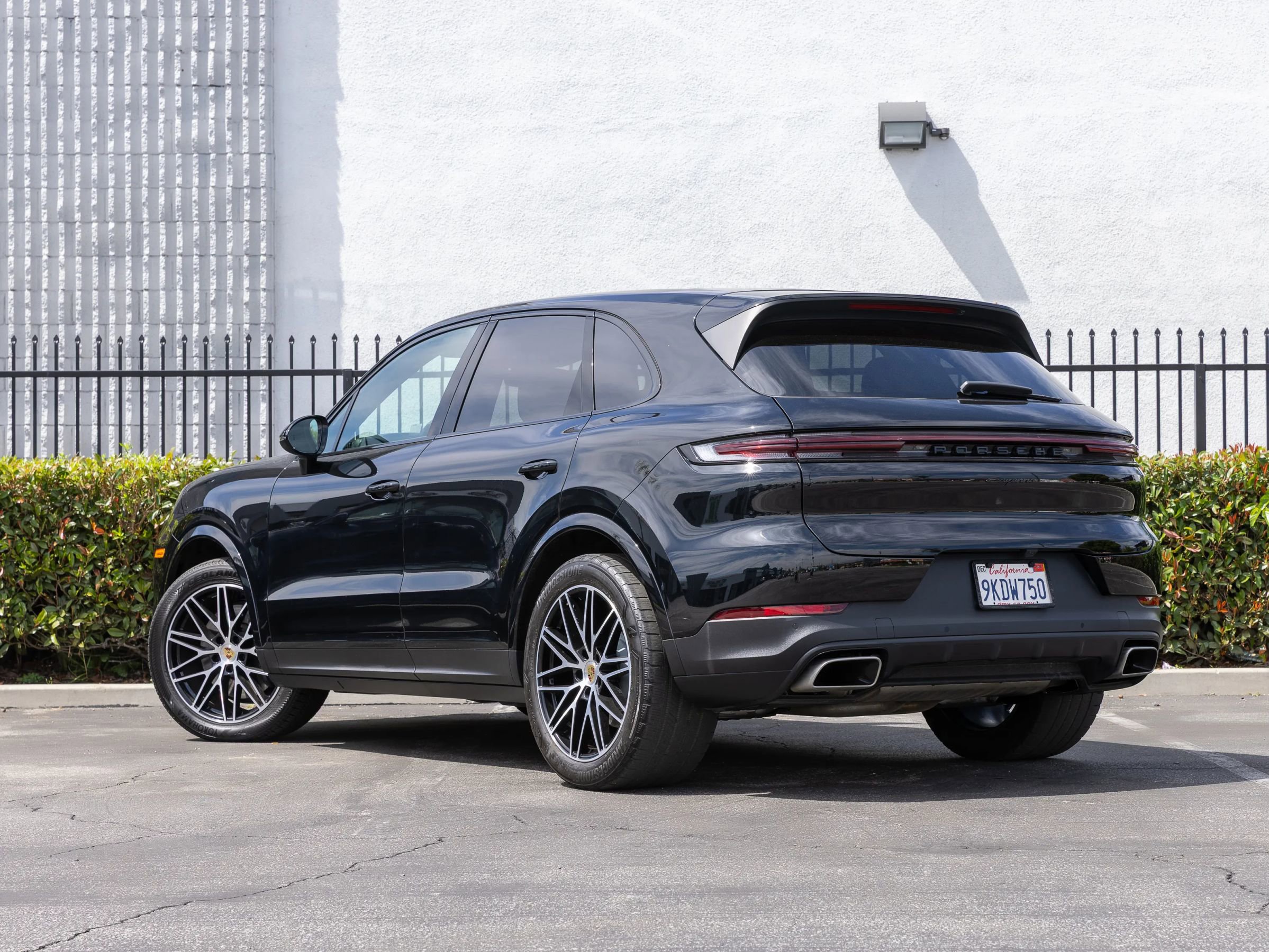 Used 2024 Porsche Cayenne image 3