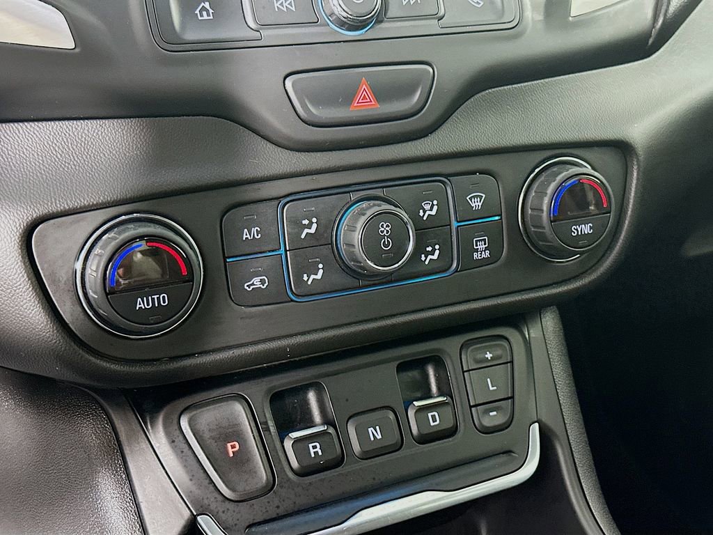 Used 2020 GMC Terrain SLE w/ Driver Convenience Package image 21