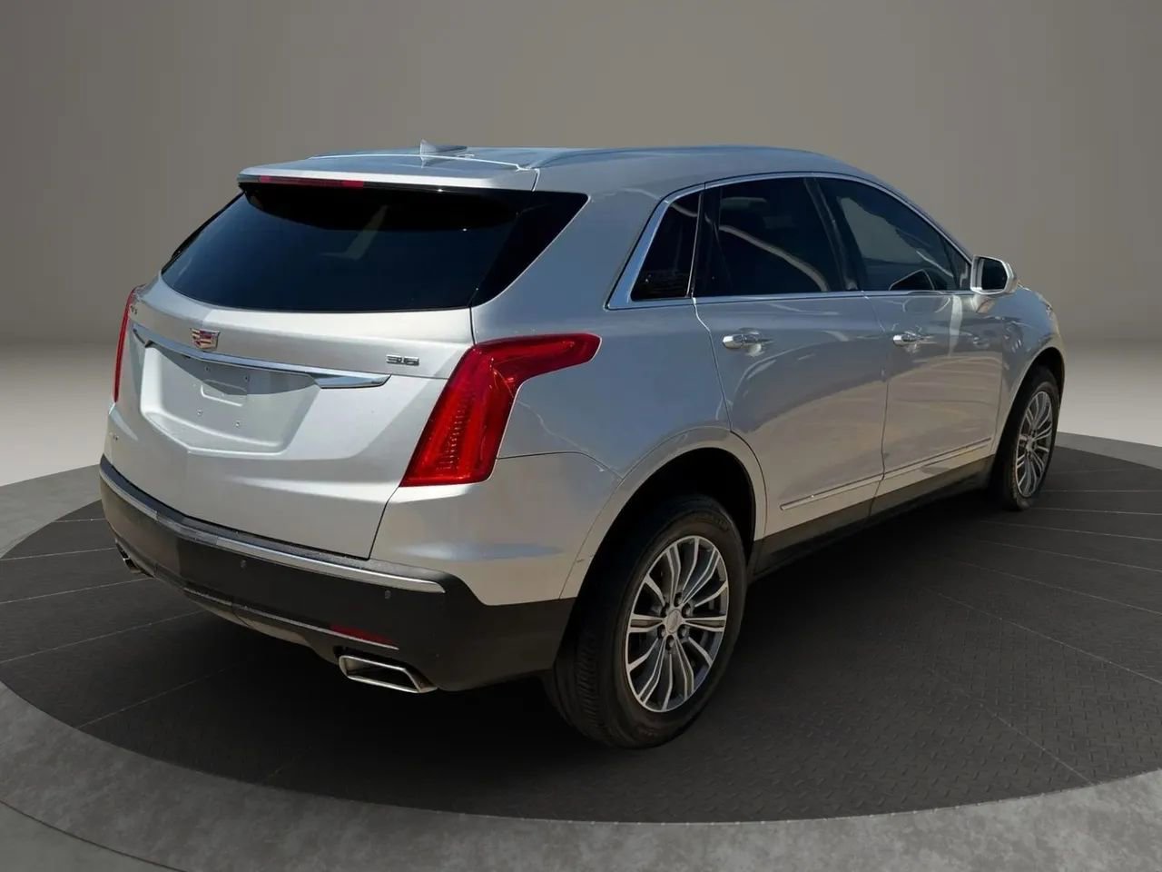 Used 2017 Cadillac XT5 Luxury AWD/4WD image 23