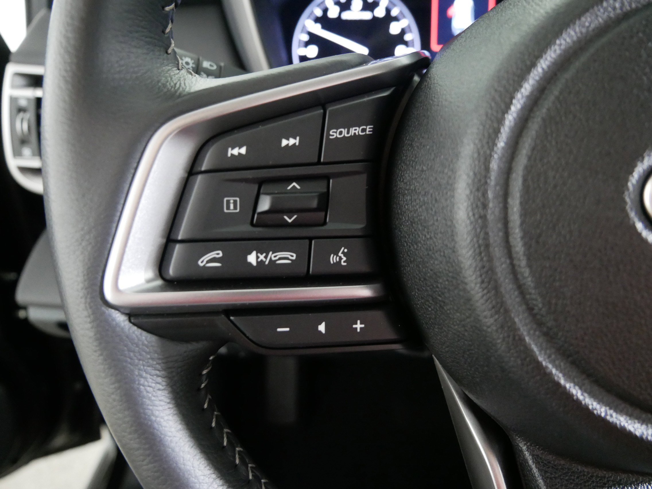 Used 2025 Subaru Outback Limited AWD/4WD image 28