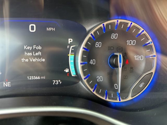 Used 2019 Chrysler Pacifica Touring Plus w/ Advanced Safetytec Group FWD image 7