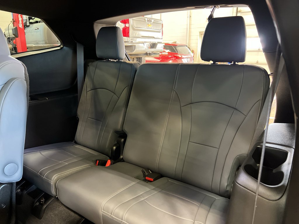 Used 2024 Buick Enclave Essence w/ Experience Buick Package image 42