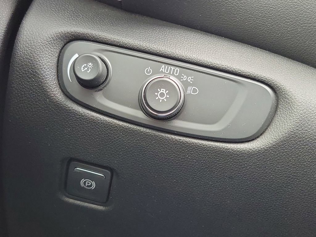 Certified 2024 Chevrolet Blazer LT w/ Convenience Package image 8