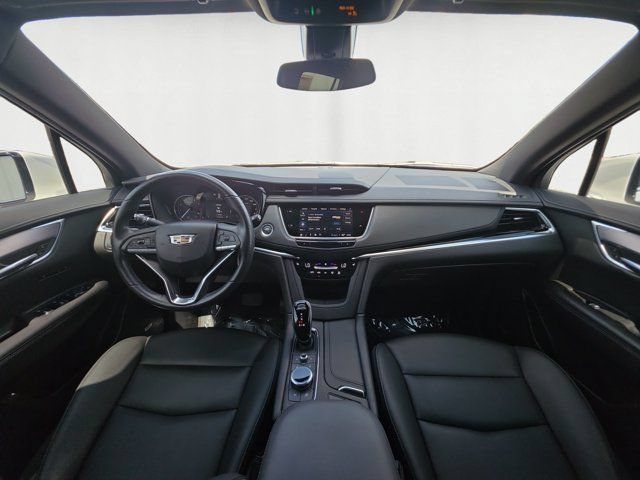 Certified 2025 Cadillac XT6 Luxury FWD image 14