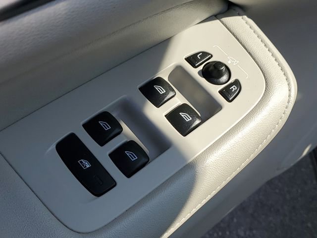 Used 2024 Volvo S60 B5 Core image 23