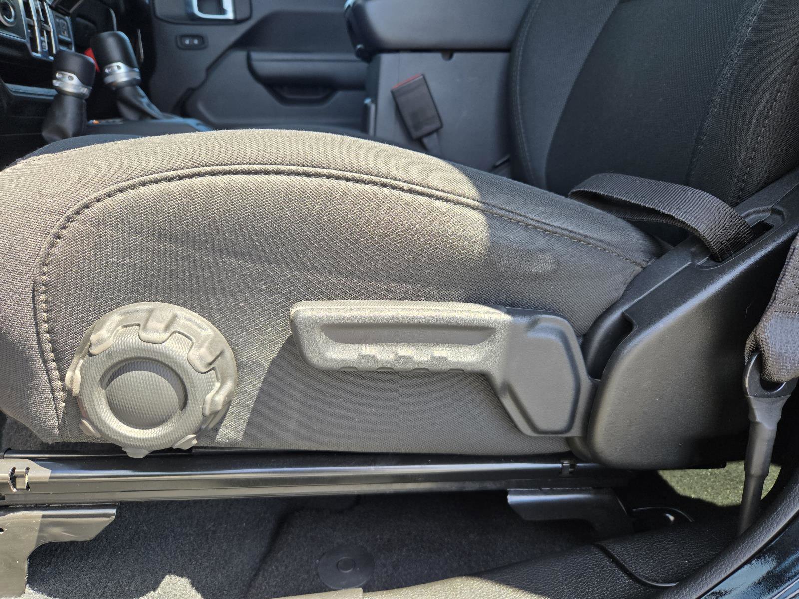 Certified 2022 Jeep Wrangler Unlimited Sport image 25