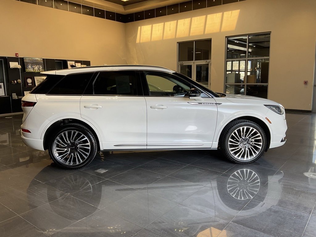 Used 2021 Lincoln Corsair Reserve w/ Sport Package image 7