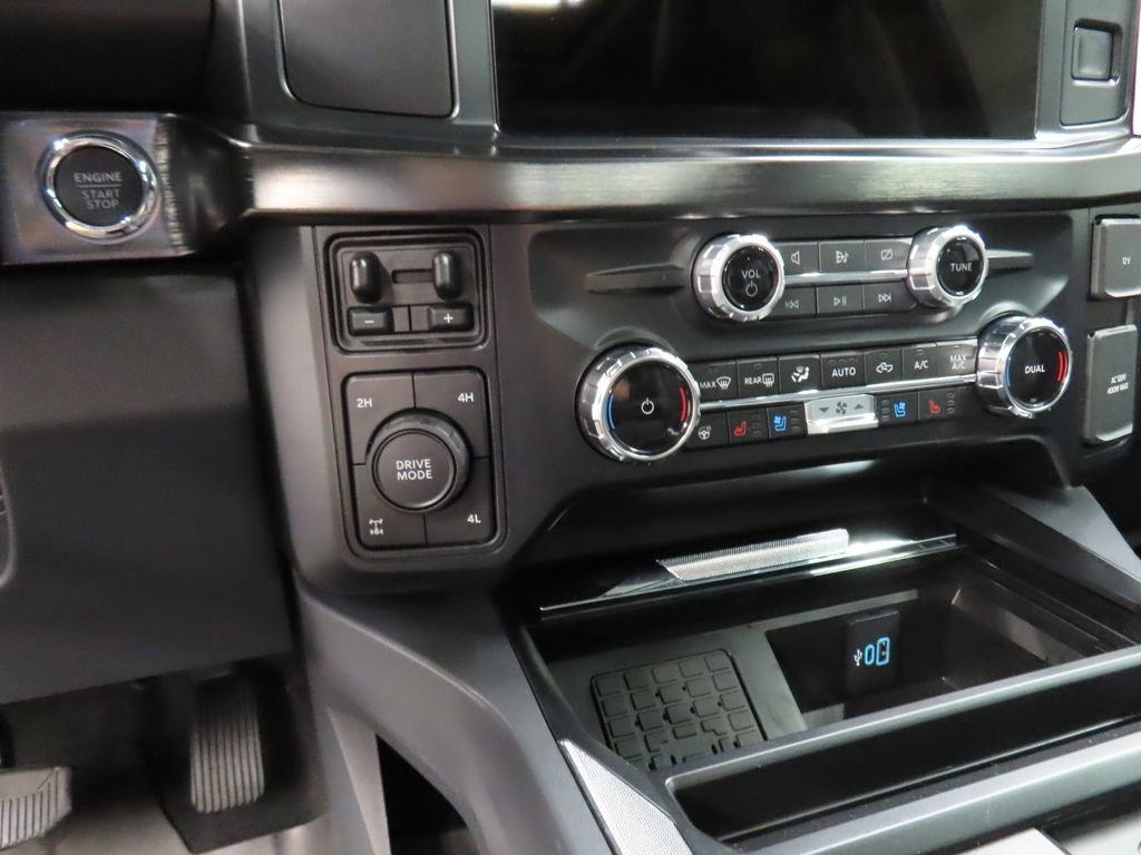 Used 2024 Ford F350 Lariat w/ Chrome Package image 67