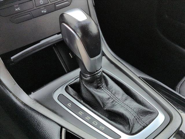 Used 2017 Ford Edge SE image 12