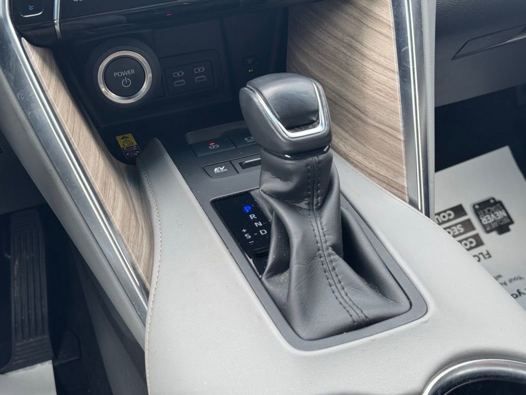 Certified 2023 Toyota Venza XLE AWD/4WD image 35