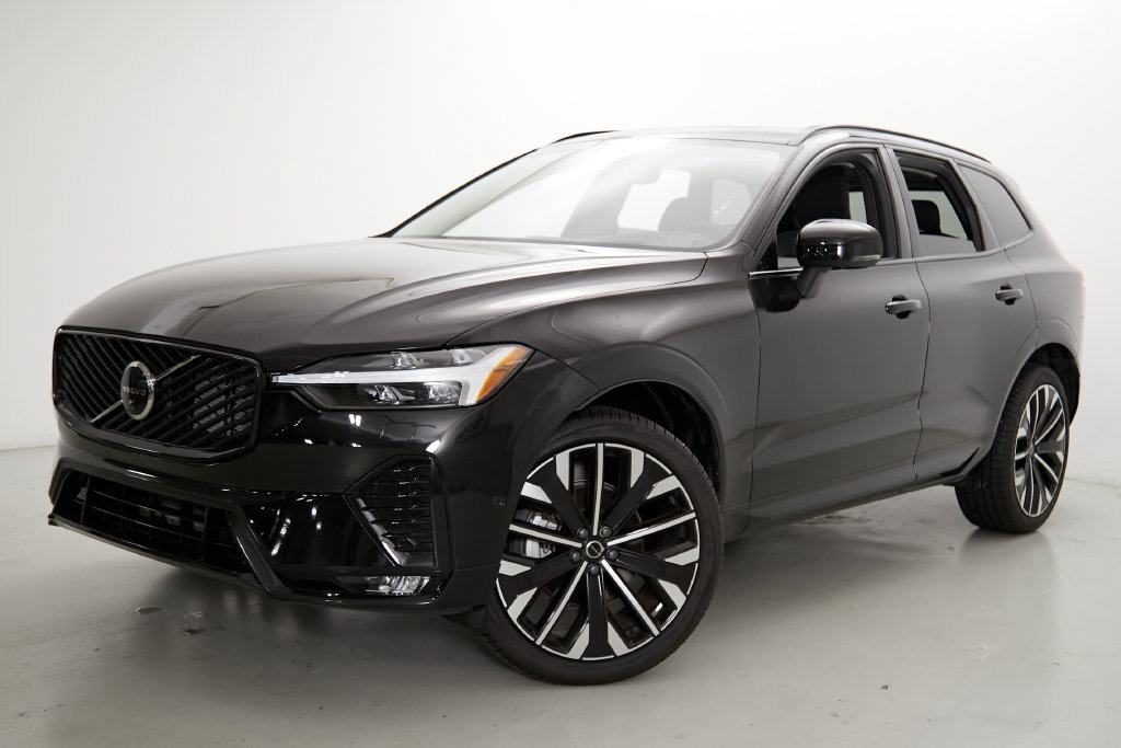 Used 2026 Volvo XC60 B5 Ultra AWD/4WD image 2