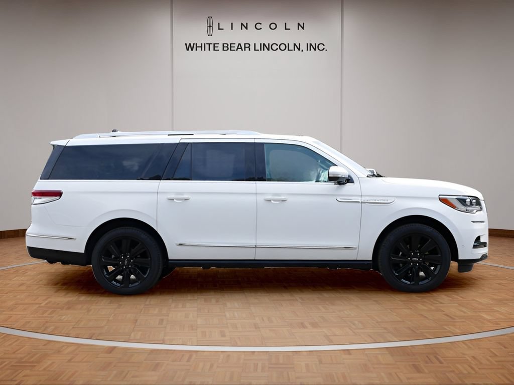 Used 2024 Lincoln Navigator L Reserve AWD/4WD image 4