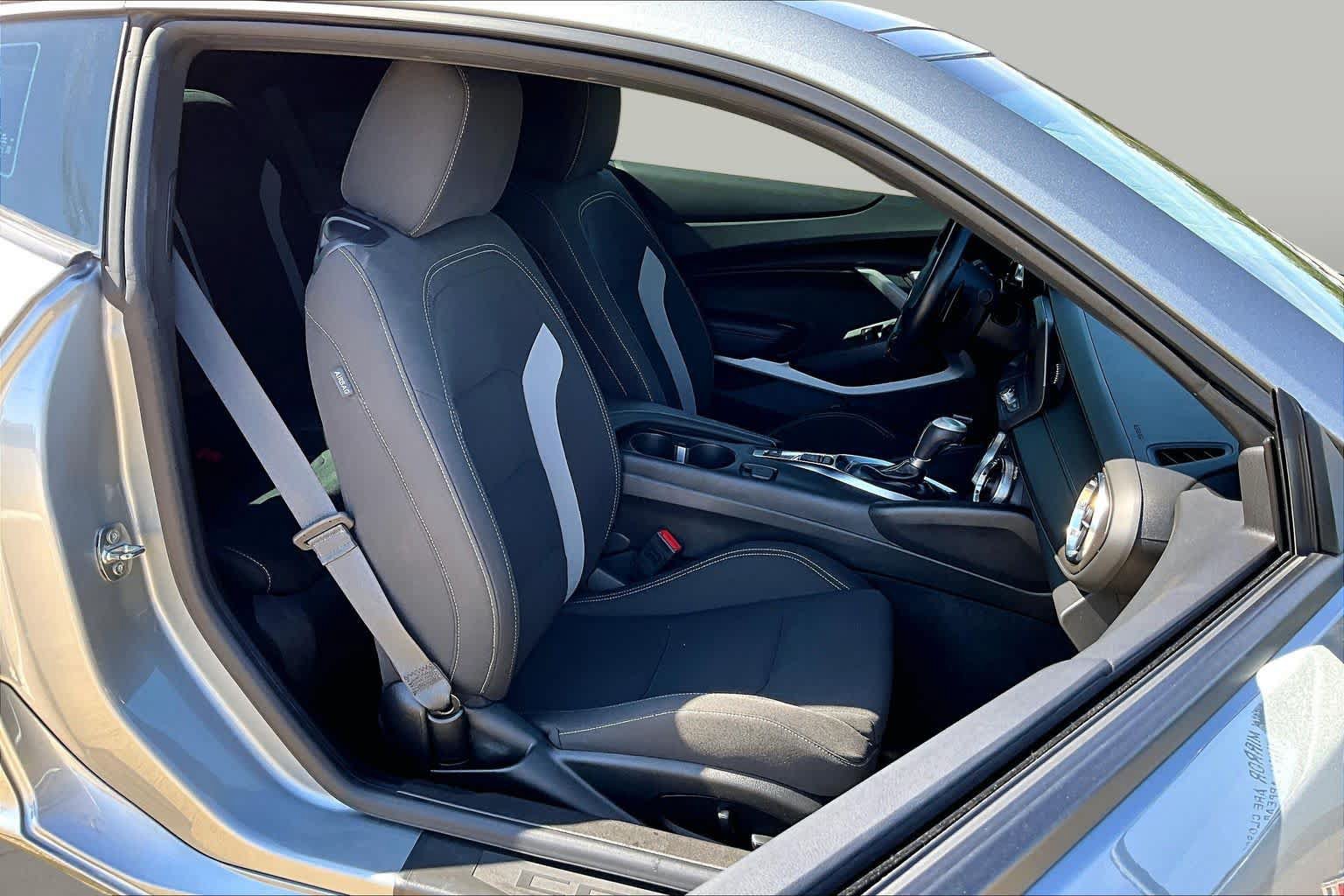 Used 2023 Chevrolet Camaro LT w/ Technology Package RWD image 9