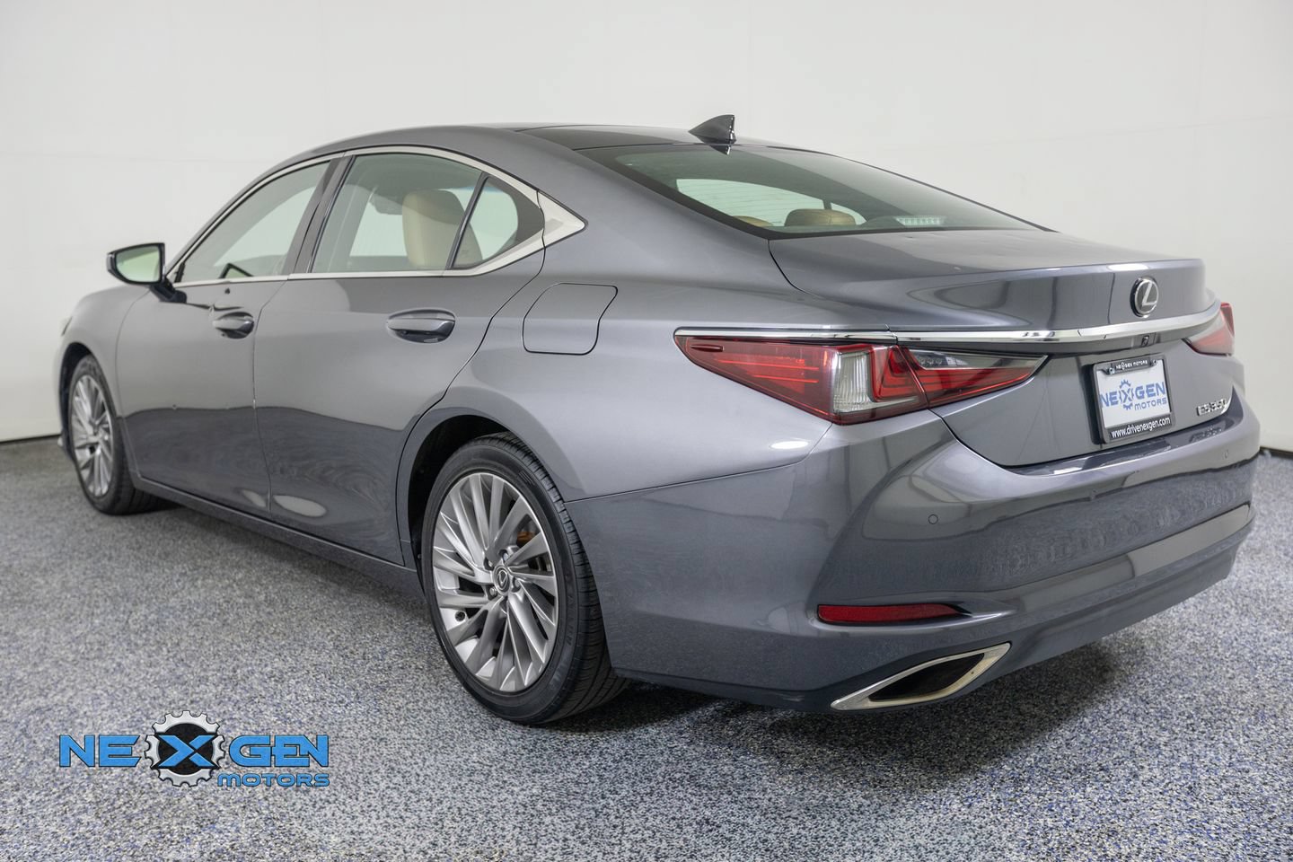 Used 2019 Lexus ES 350 w/ Accessory Package FWD image 5