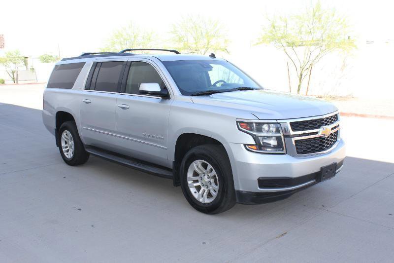Used 2015 Chevrolet Suburban LT image 3