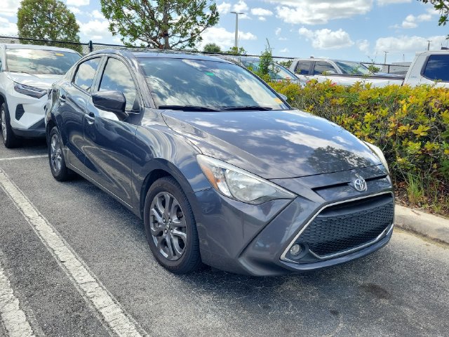 Used 2019 Toyota Yaris LE FWD image 3