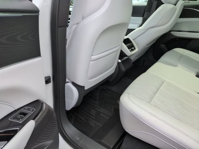 Used 2024 Cadillac Lyriq Luxury AWD/4WD image 27