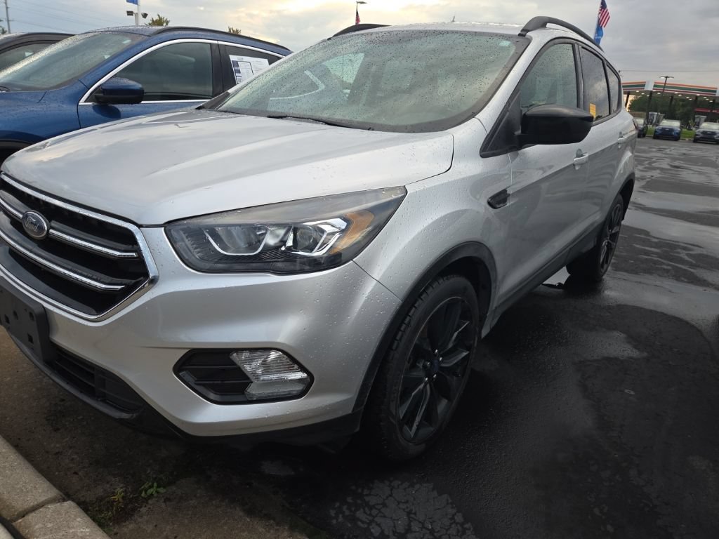 Used 2019 Ford Escape SE FWD image 1