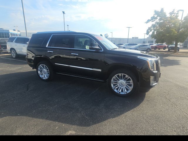 Used 2018 Cadillac Escalade Platinum AWD/4WD image 5