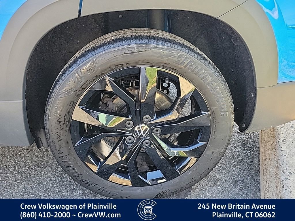 Certified 2023 Volkswagen Taos SE w/ Panoramic Sunroof Package AWD/4WD image 19