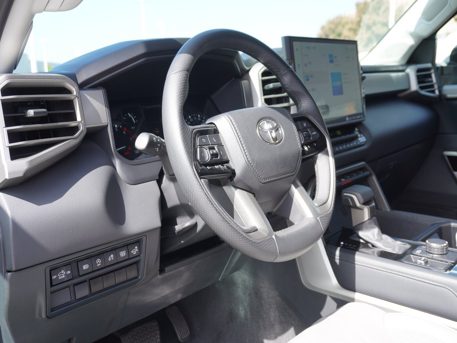 Used 2023 Toyota Tundra Limited AWD/4WD image 21
