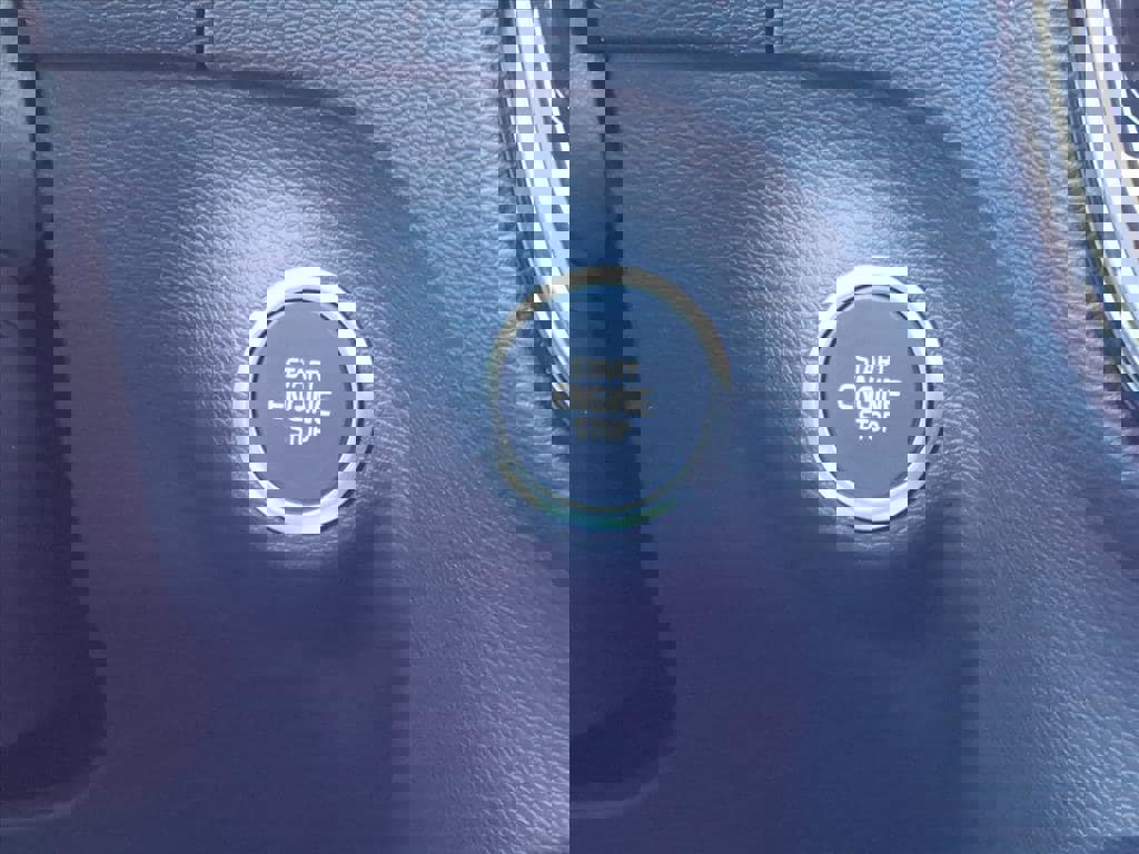 New 2026 Volvo XC40 B5 Core w/ Climate Package image 21