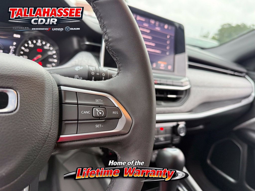 Used 2025 Jeep Compass Latitude AWD/4WD image 23