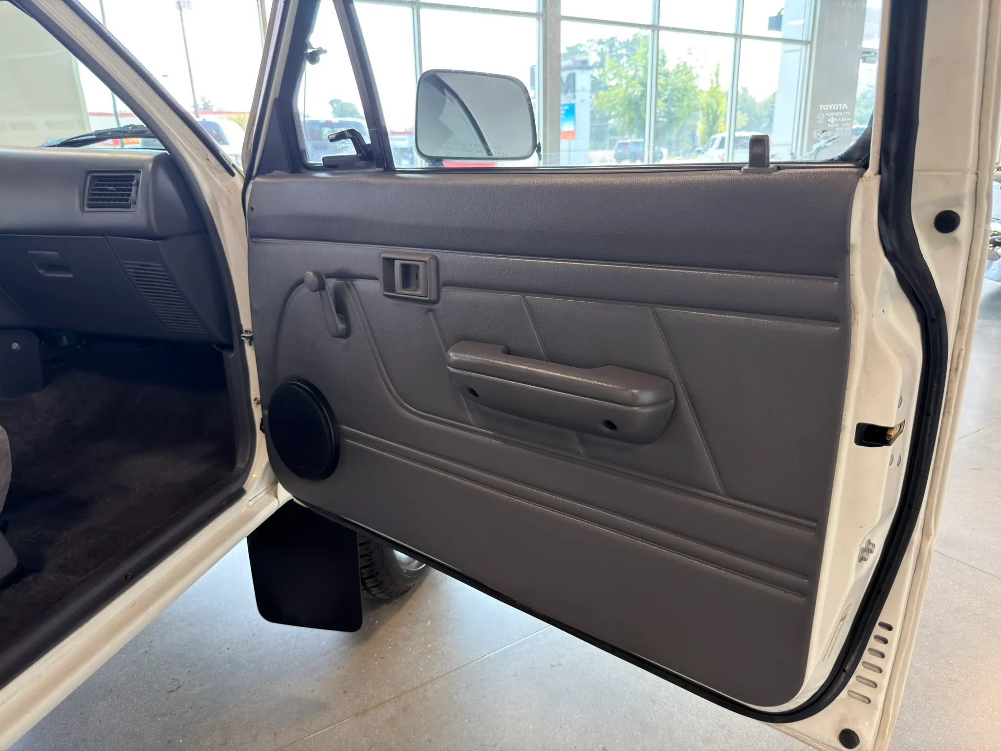 Used 1992 Toyota Pickup Deluxe AWD/4WD image 22