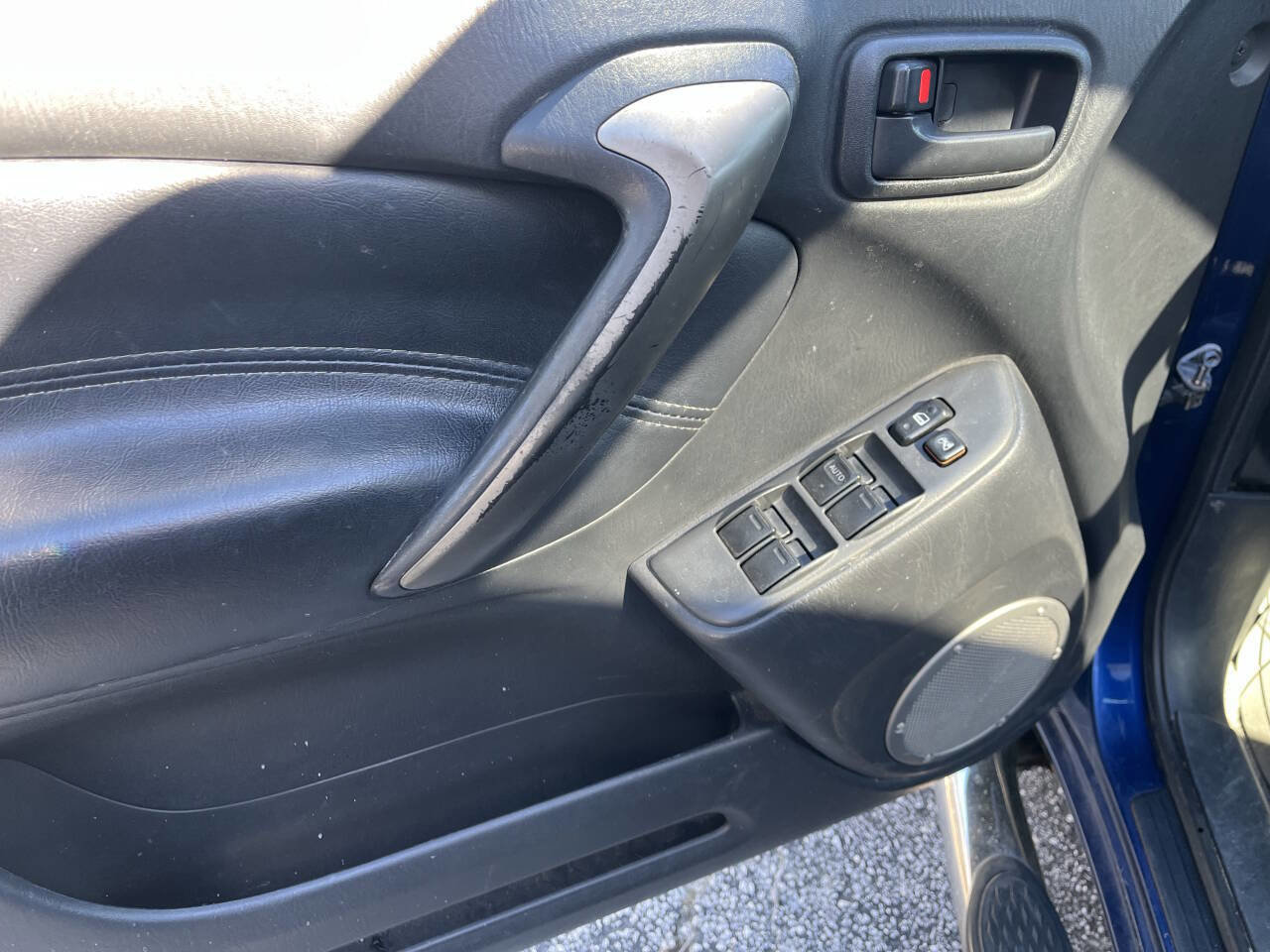 Used 2004 Toyota RAV4 4WD image 11