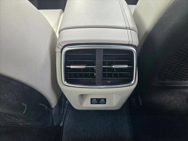 Used 2025 Genesis G70 2.5T image 18