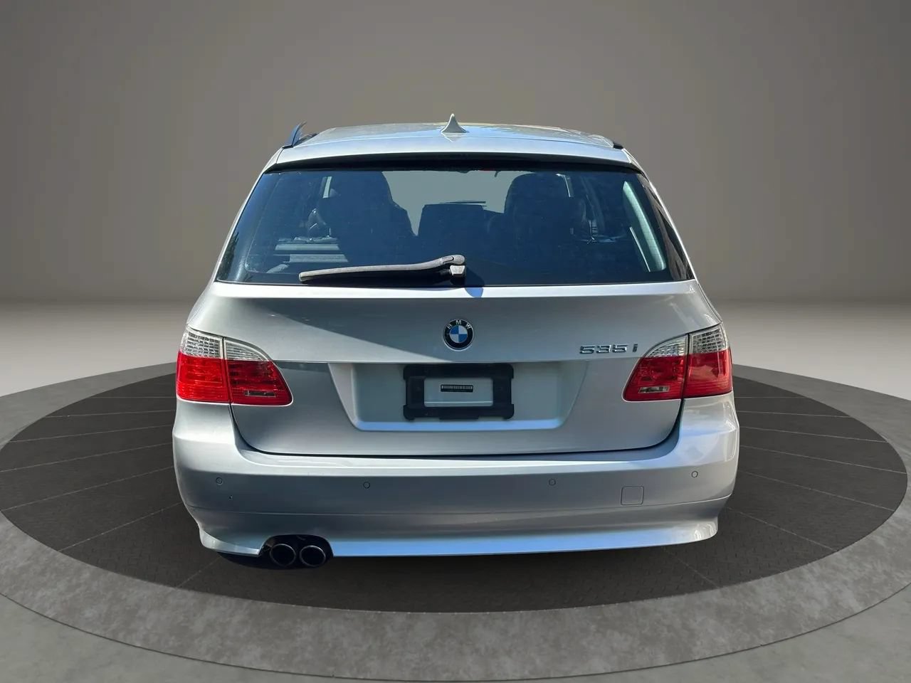Used 2010 BMW 535i xDrive Wagon AWD/4WD image 7