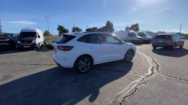 Used 2023 Ford Escape ST-Line FWD image 8