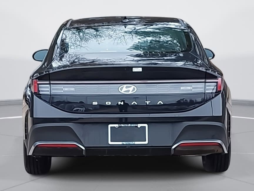 Certified 2025 Hyundai Sonata SE image 6