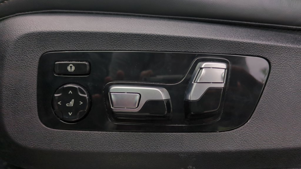 Used 2026 BMW X7 xDrive40i AWD/4WD image 16