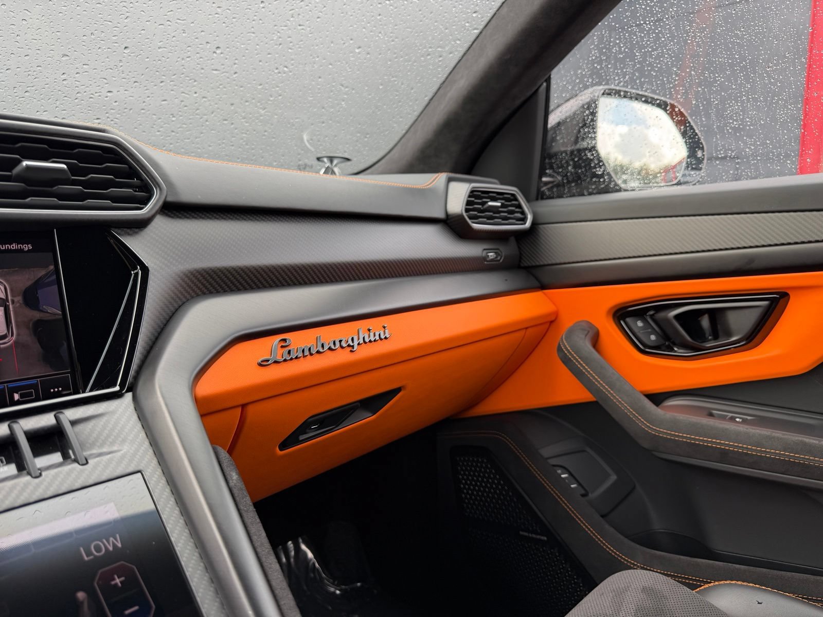 Used 2023 Lamborghini Urus S AWD/4WD image 38