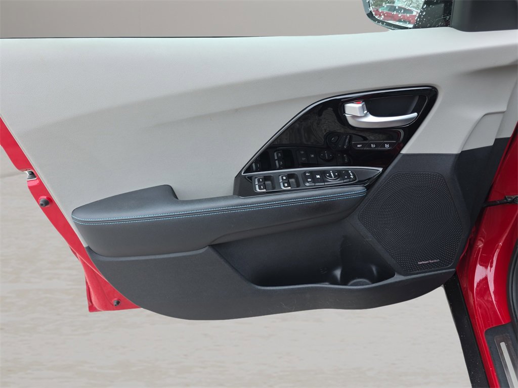 Used 2018 Kia Niro Touring image 17