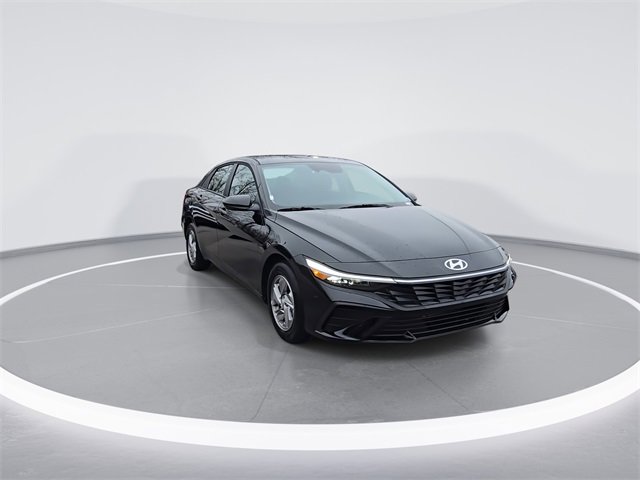 New 2026 Hyundai Elantra SE image 2