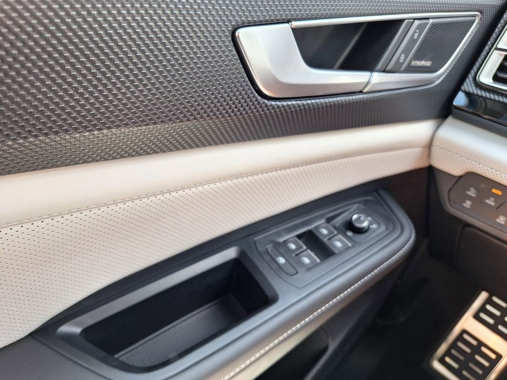 New 2025 Volkswagen Atlas Cross Sport SEL Premium R-Line image 20