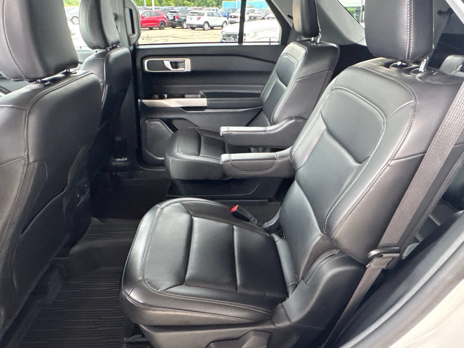 Certified 2023 Ford Explorer XLT w/ Equipment Group 202A AWD/4WD image 38