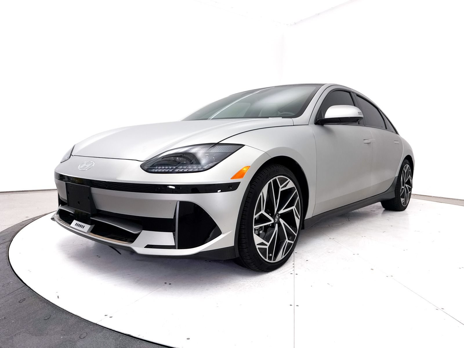Used 2023 Hyundai Ioniq 6 Limited AWD/4WD image 16