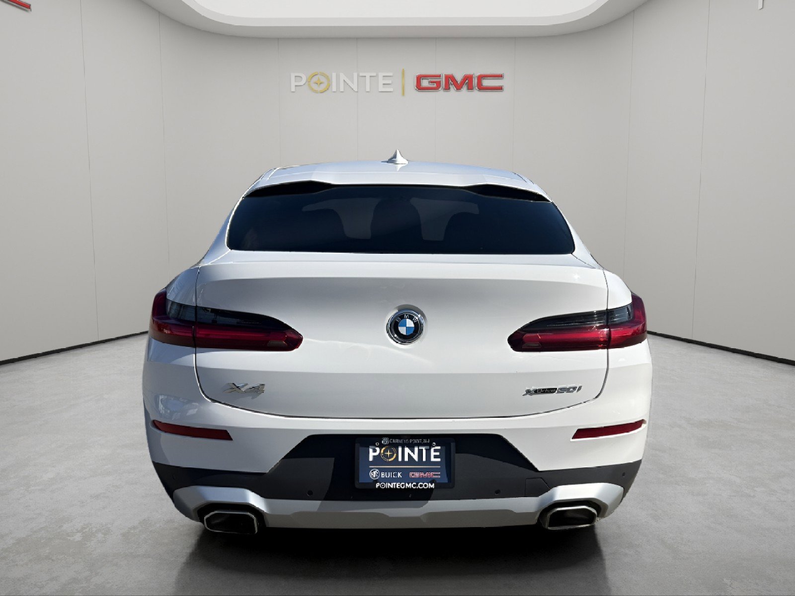 Used 2023 BMW X4 xDrive30i w/ Parking Assistance Package image 6