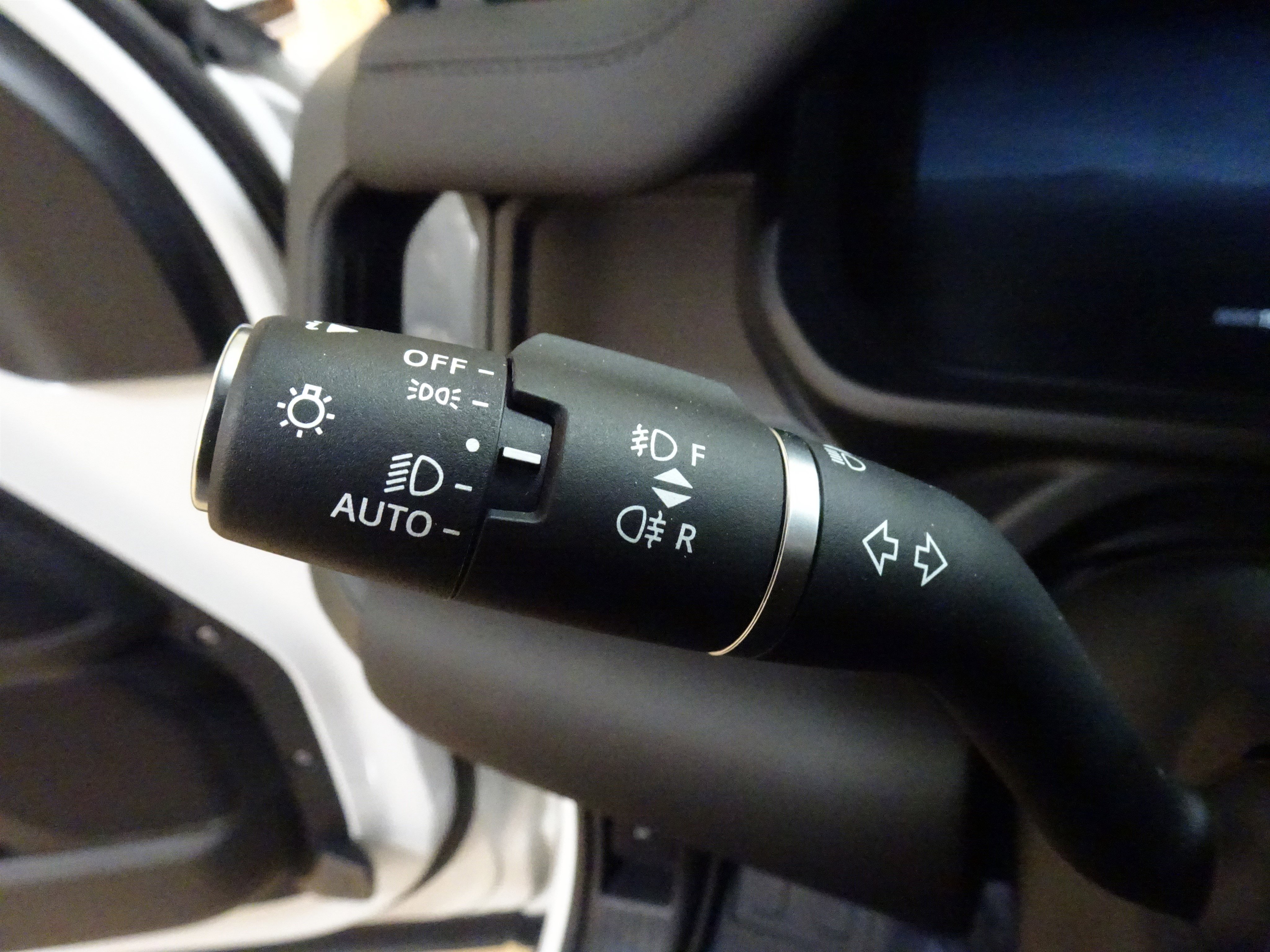 New 2026 Land Rover Defender 110 S image 28