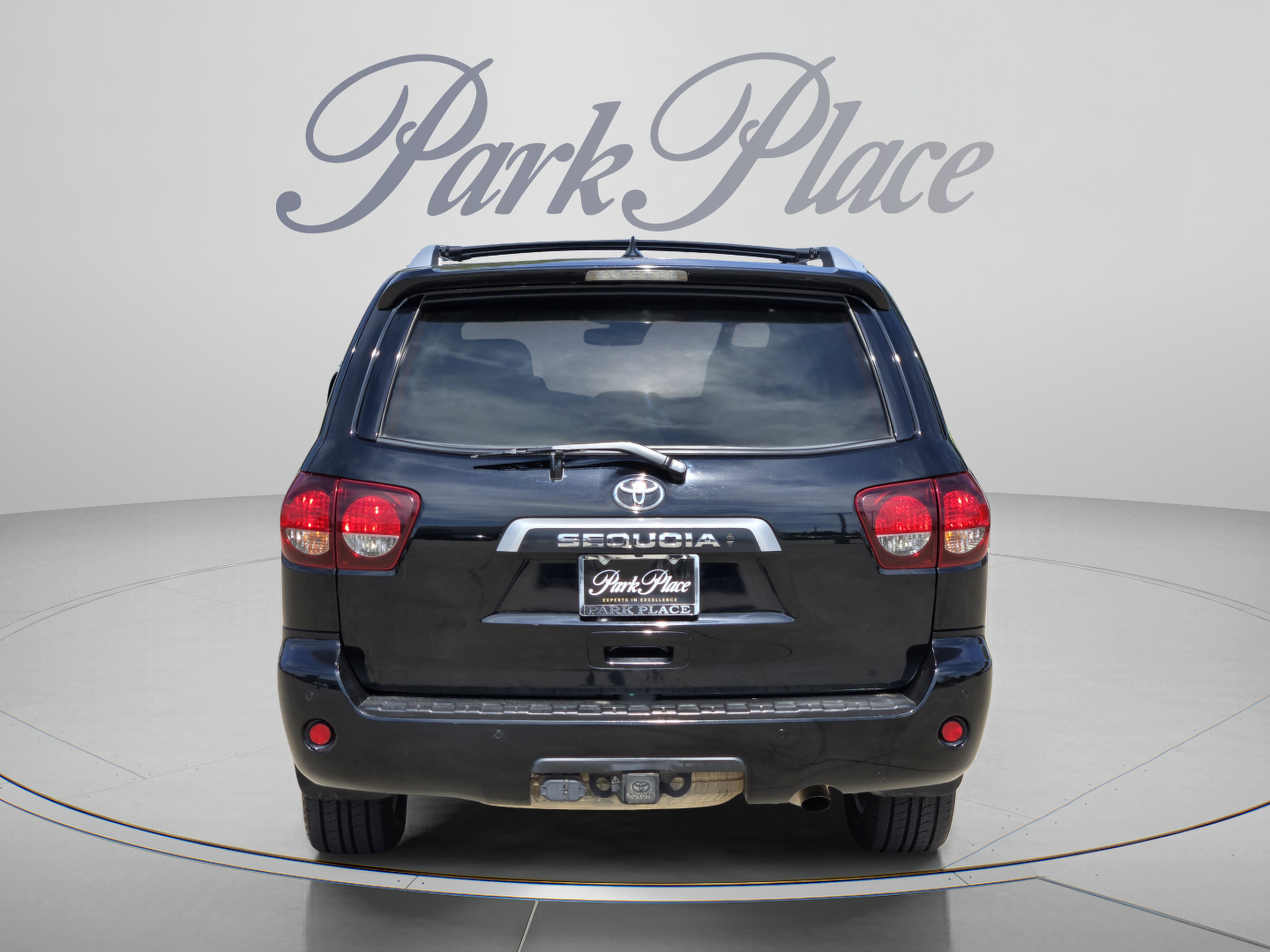 Used 2020 Toyota Sequoia Limited w/ Safety & Convenience Package AWD/4WD image 4