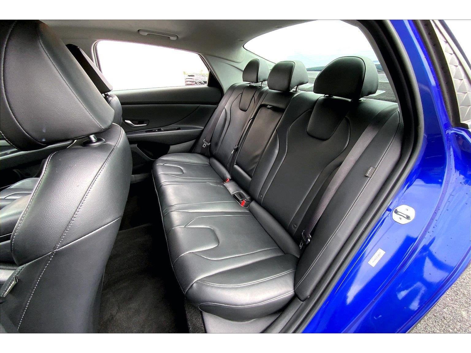 Used 2025 Hyundai Elantra Limited FWD image 25