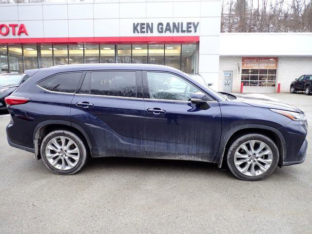 Certified 2022 Toyota Highlander Limited image 2