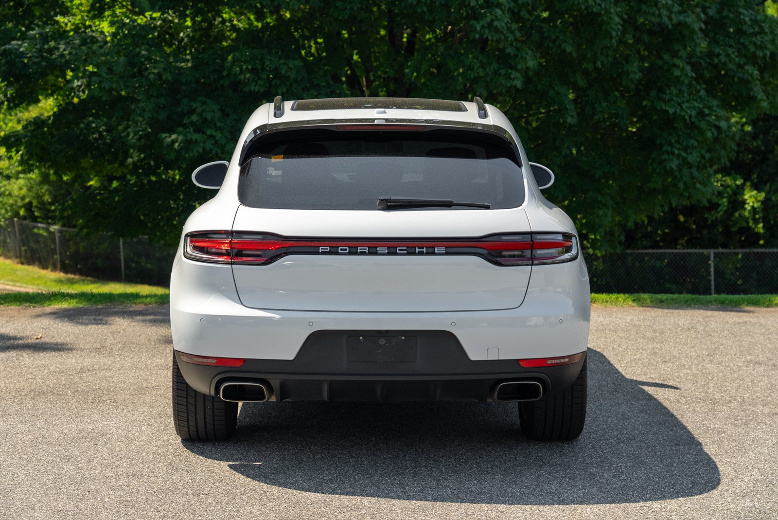 Certified 2021 Porsche Macan AWD/4WD image 6