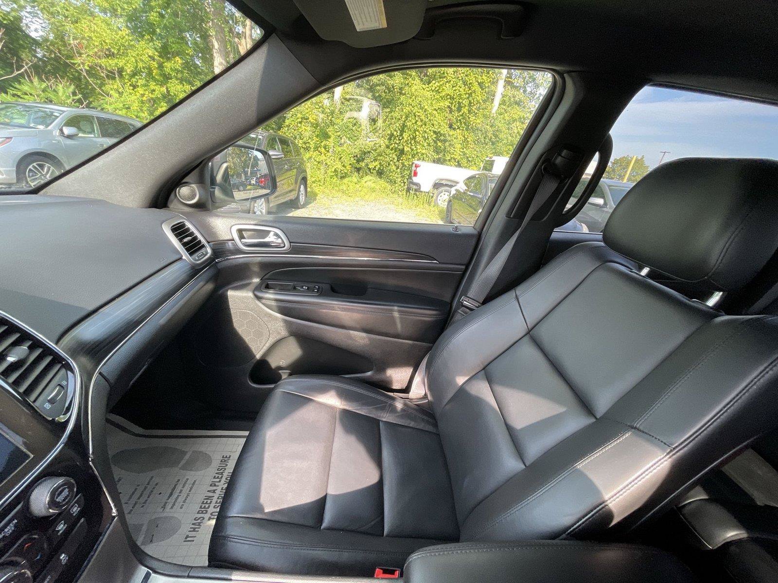 Used 2021 Jeep Grand Cherokee Limited w/ Sun & Sound Group AWD/4WD image 22