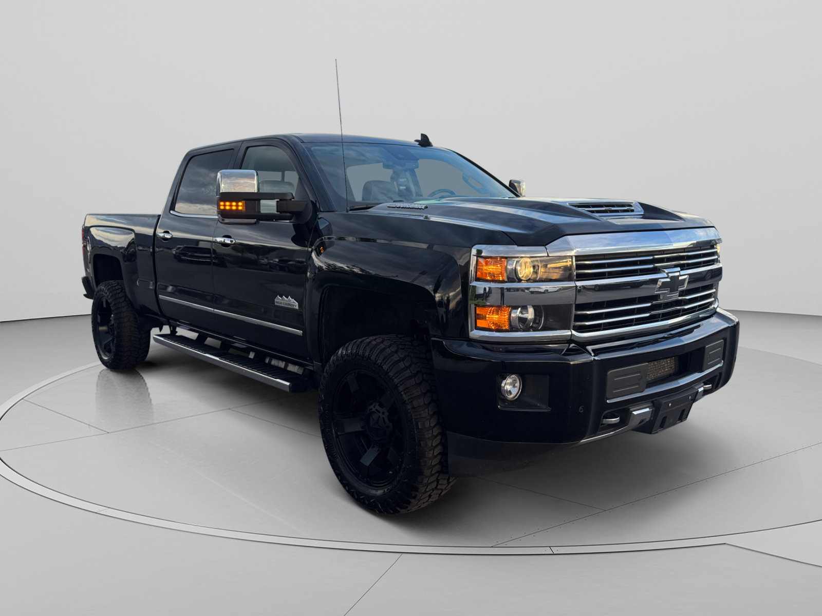 Used 2017 Chevrolet Silverado 3500 High Country w/ Duramax Plus Package AWD/4WD image 7